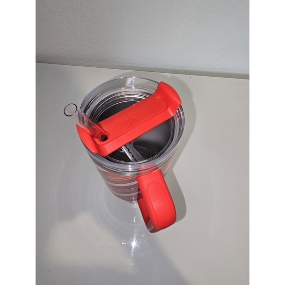 Stanley 40oz S H2.0 FlowState Quencher Tumbler Candy Cane Twist W/ Keychain - Picture 7 of 13